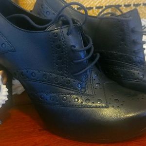 Leather lace-up Giani Bini